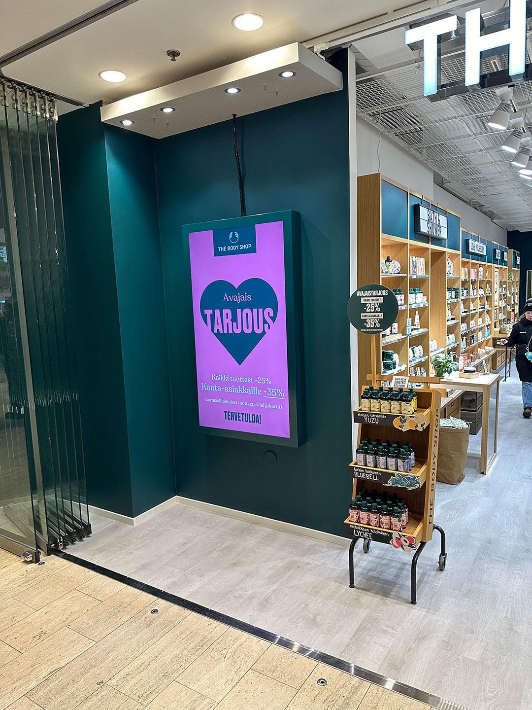 Myymälänäytöt / Helsinki